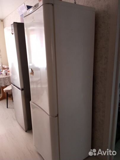 Холодильник indesit