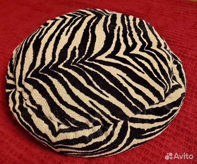 Лежанка для маленьких собак или кошек