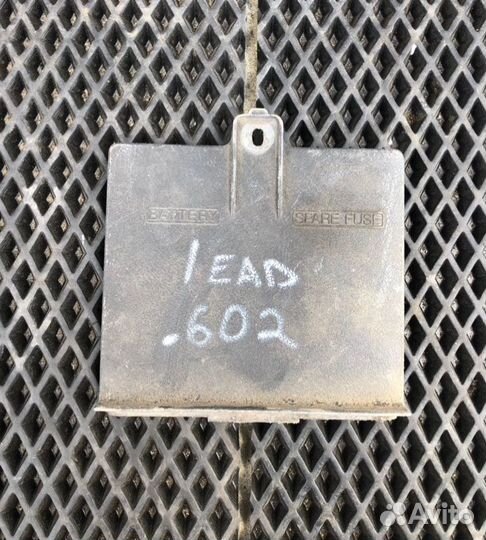 Крышка аккумулятора Honda Lead 50/90 AF-20E