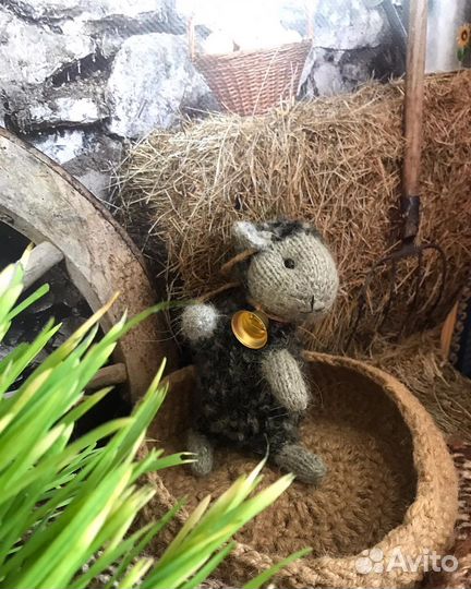 Вязанная игрушка овечка