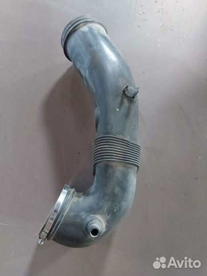 Патрубок воздушного фильтра Audi A8 Д3