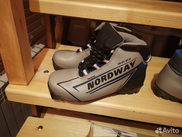 Лыжные ботинки