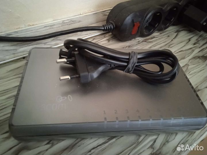 Коммутатор HP V1405-8 Switch/3Com 3cfsu08