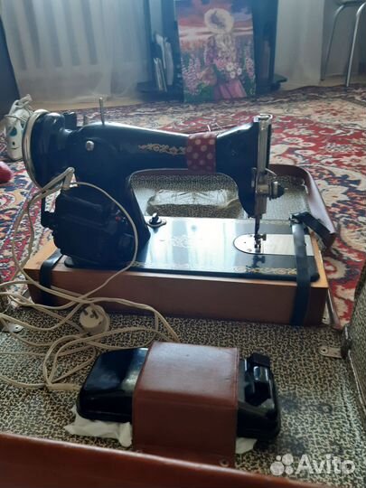 Швейная машина Чайка 2