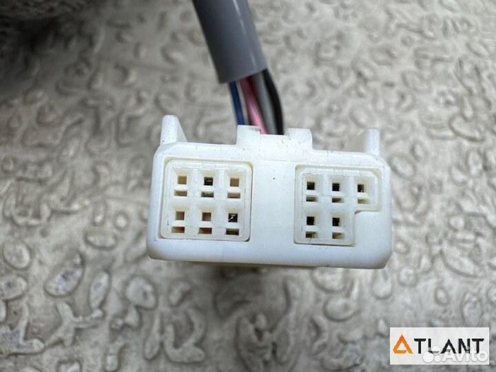 Зеркало переднее правое toyota aqua