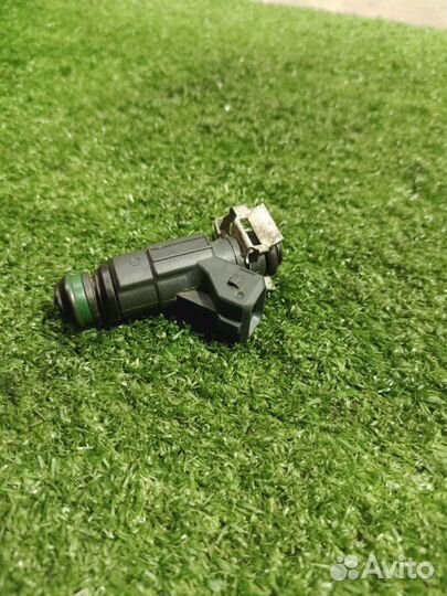 Форсунка топливная Peugeot 206 хэтчбек 1.4 I 75