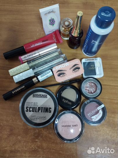 Набор косметики и парфюмерии пакетом