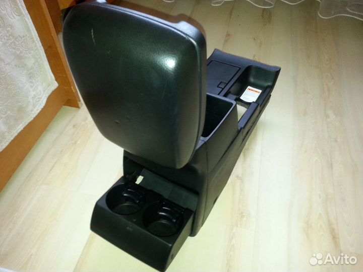 Подлокотник для Сузуки Гранд Витара,Эскудо