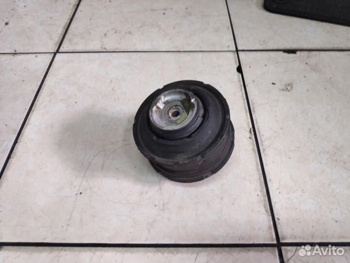 Опора двигателя w203 C-class 646.963