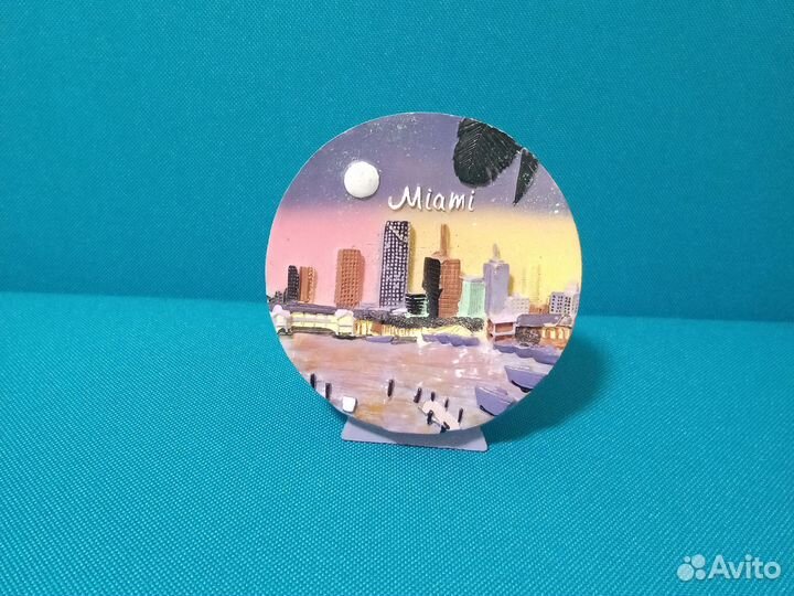 Сувенирная тарелочка на подставке Майями/miami