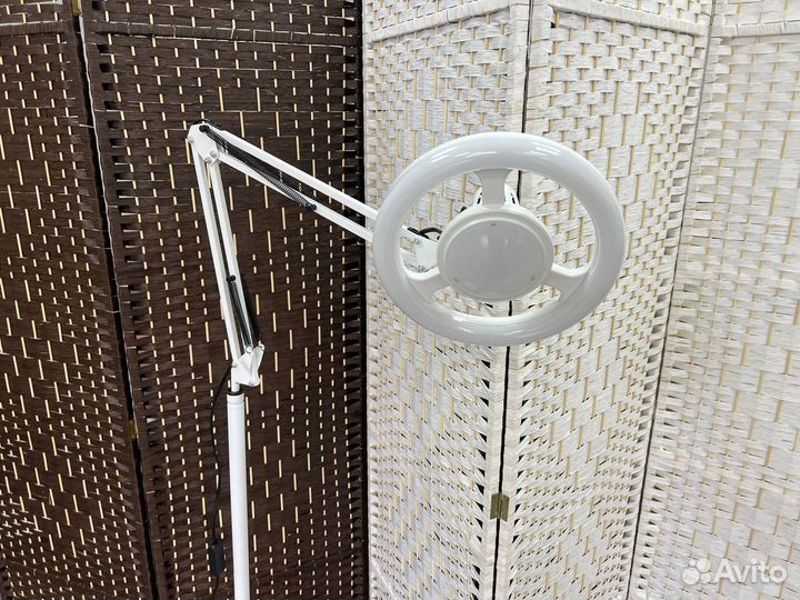 Лампа бестеневая