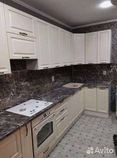 Кухонный гарнитур угловой