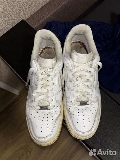 Кроссовки женские