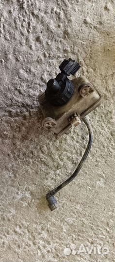 Бачок гура Ford Focus 1