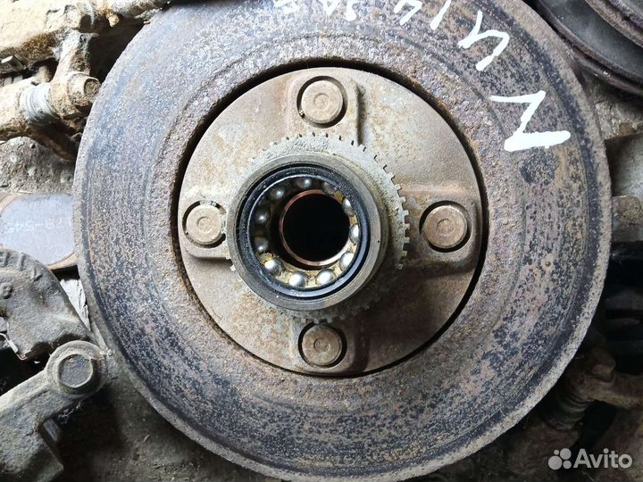 Ступитца задняя Nissan bluebird u14