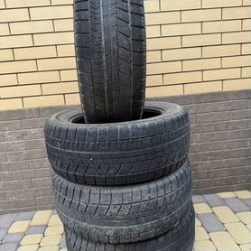 Bridgestone Blizzak VRX 235/55 R17