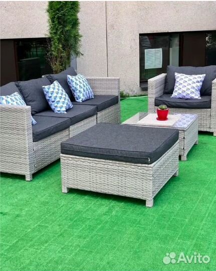 Комплект плетеной мебели