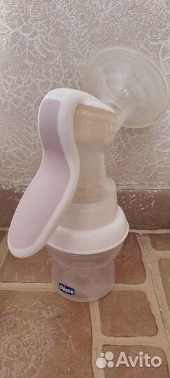 Молокоотсос chicco, бутылочки, поильник