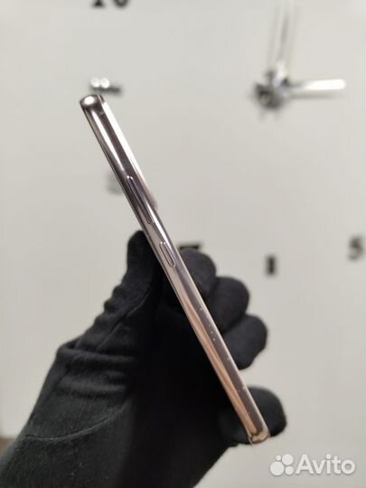 Samsung Galaxy S22, 8/256 ГБ