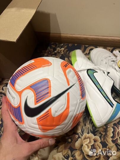 Футбольный мяч