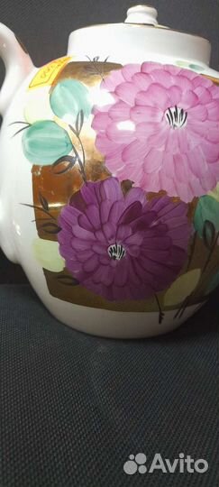 Фарфоровый чайник