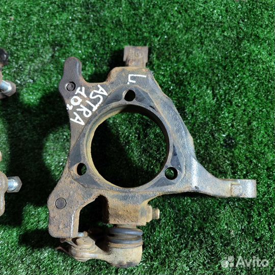 Поворотный кулак для opel astra h 2010