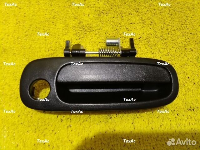 Ручка двери Передняя Правая Toyota Carib 1997-2002