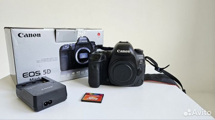 Canon EOS 5D Mark IV body