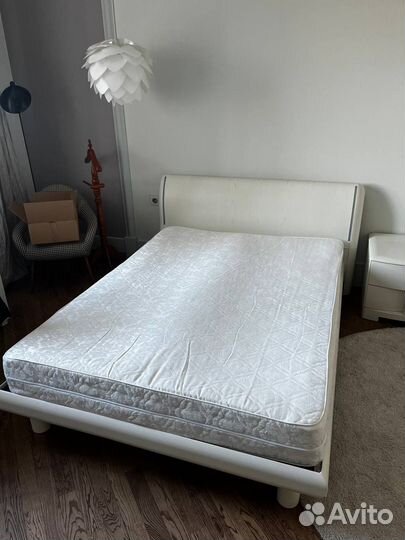 Кровать двухспальная