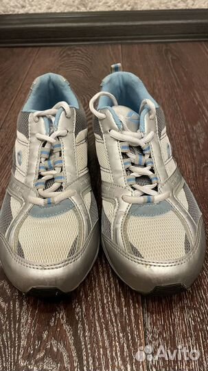 Кроссовки женские Demix (размер 38)