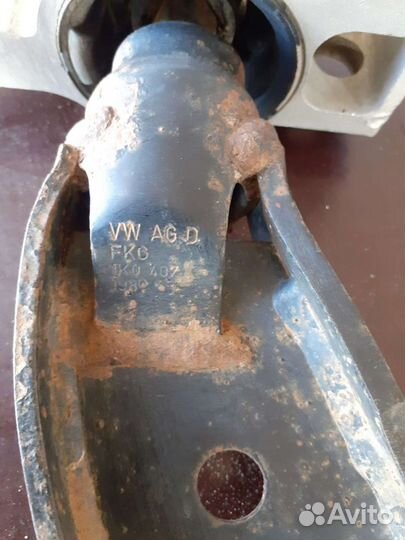 Рычаг передней подвески Фольксваген Гольф 5 Plus