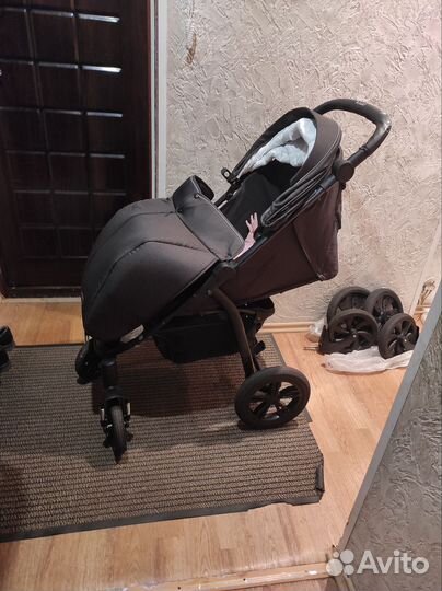 Прогулочная коляска внесезонная