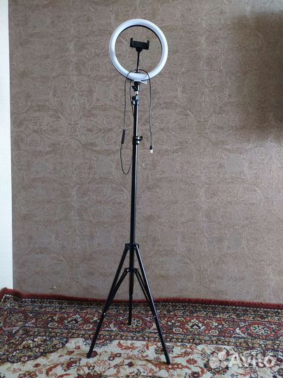 Лампа кольцевая со штативом