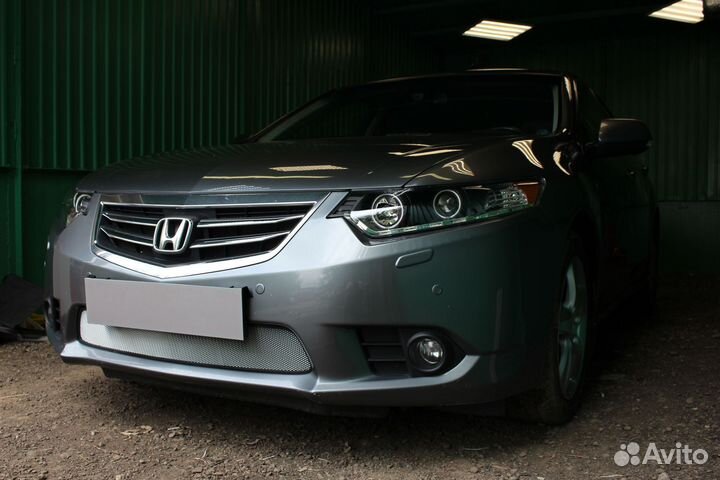 Защитная сетка радиатора хром Honda Accord (2011-2