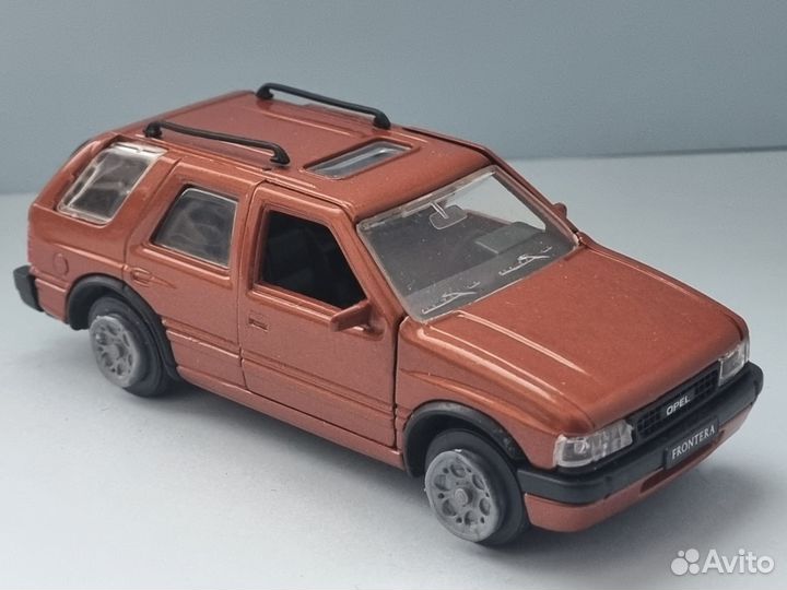 Модель автомобиля Opel Frontera 1:43 Gama-Schuco