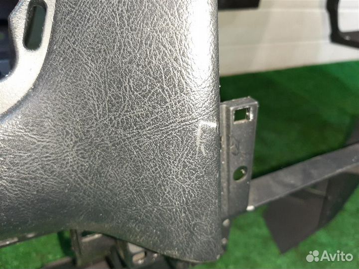 Торпедо Mitsubishi Space Star 2002