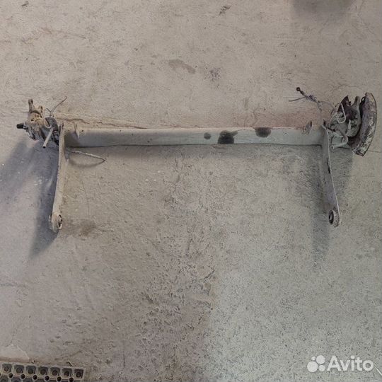 Балка подвески задняя Hyundai Lantra J1 1995