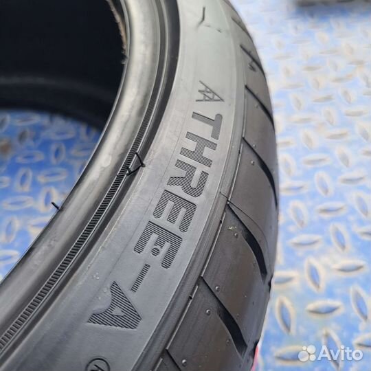 Three-A Eco819 235/45 R17 97W