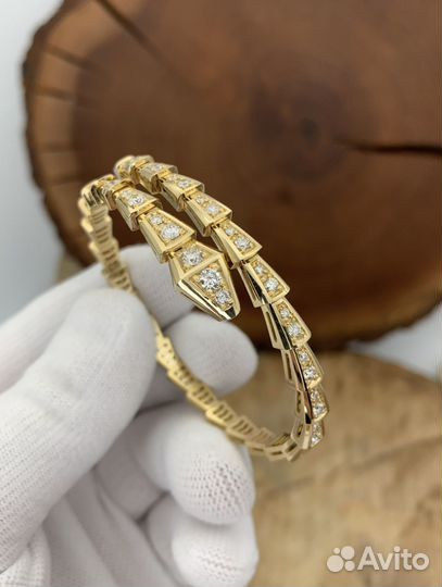 Золотой браслет с бриллиантами