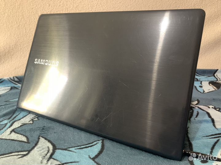 Ноутбук samsung i3 2365M 6gb HDD 500gb 710m