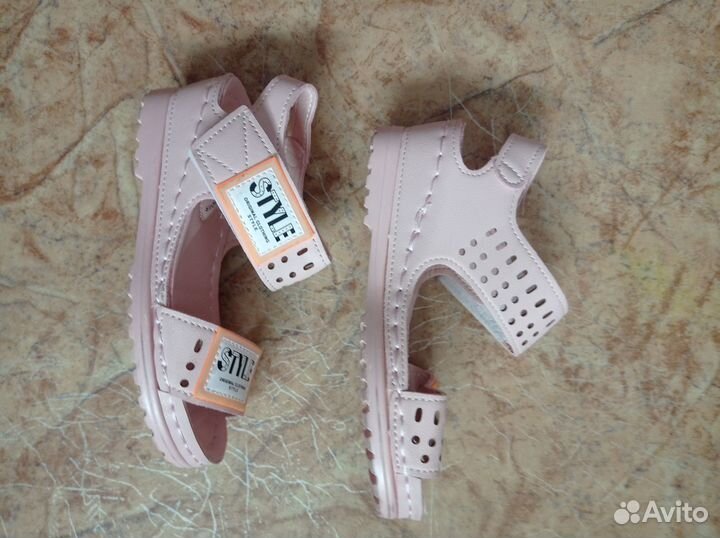 Сандалии для девочки