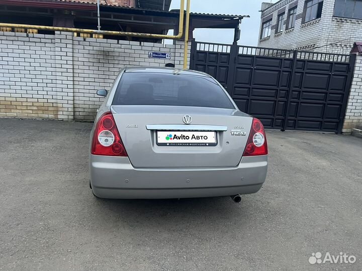 Vortex Estina 2.0 МТ, 2009, 182 000 км