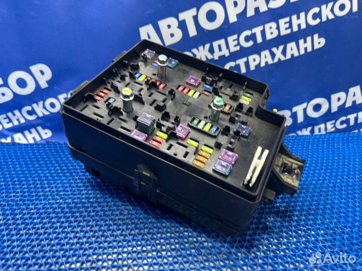 Блок предохранителей Chevrolet Aveo T300 хэтчбек