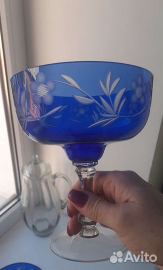 Хрустальные вазы конфетницы на ножках