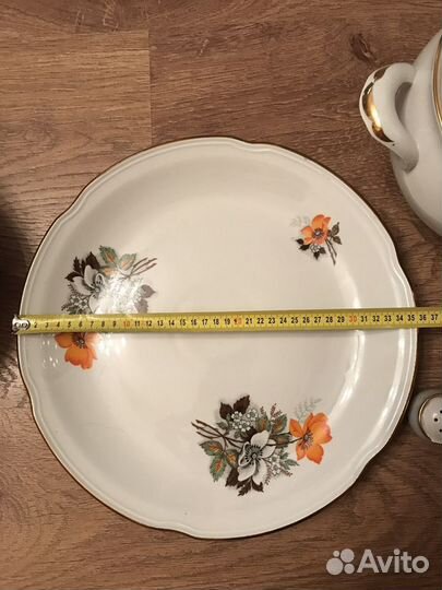 Набор столовой посуды супница и тарелки