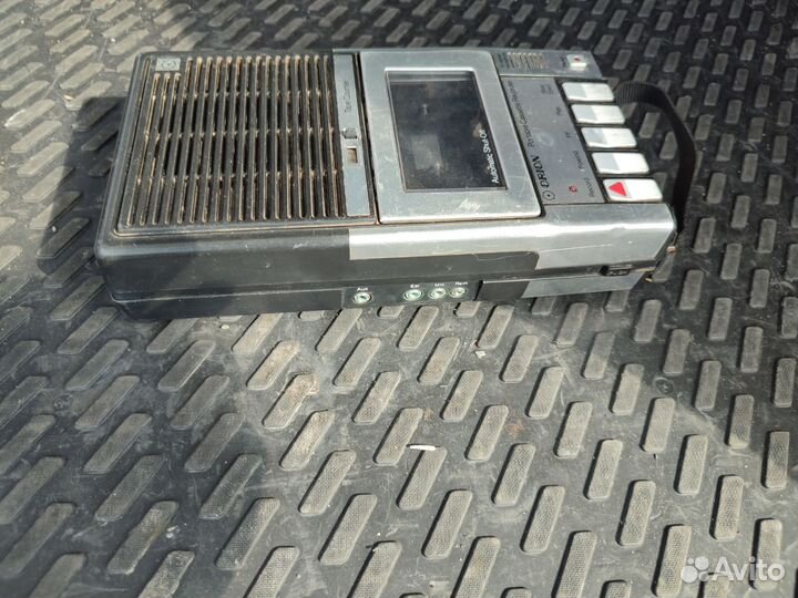 Кассетный магнитофон