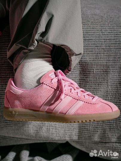 Кроссовки adidas bermuda pink glow розовые