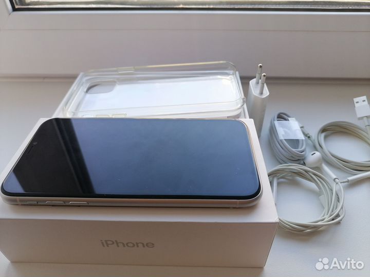 iPhone 11, 64 ГБ