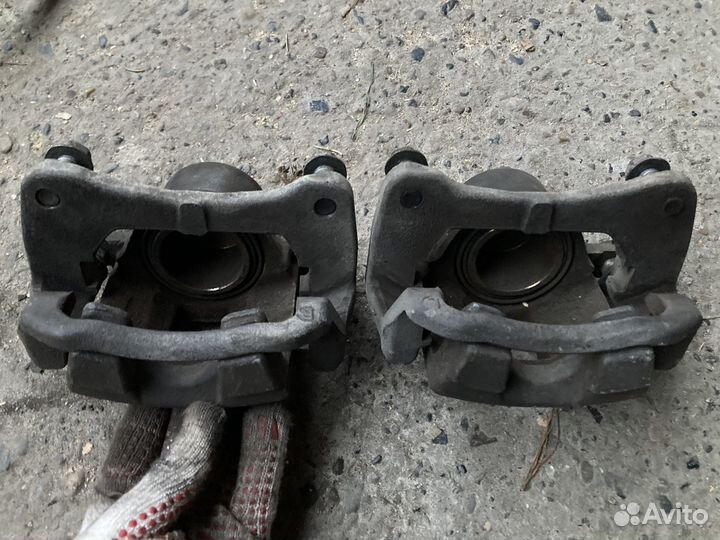 Суппорт тормозной Toyota