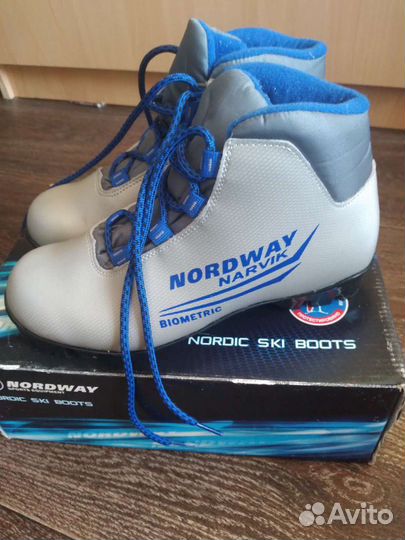 Лыжные ботинки